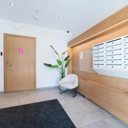 Top-floor 1br - Parking Garage - Breakfast Station Appartement